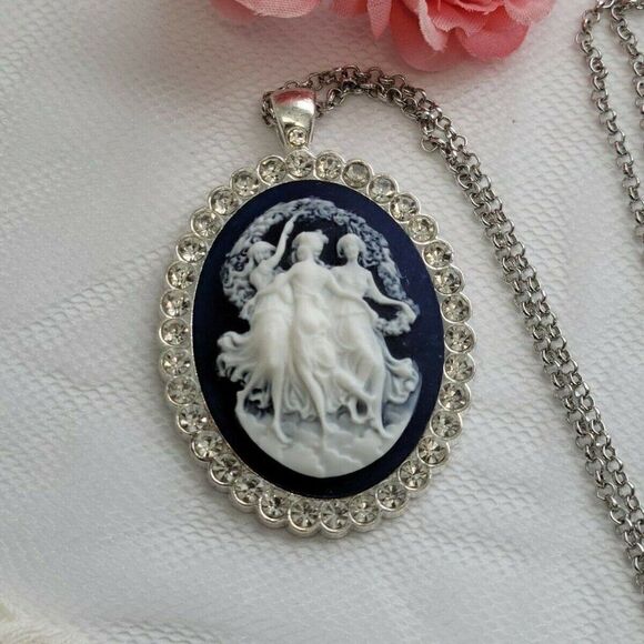 Cameo jewelry Victorian muse dancer Three Muses Dancing Ladies Garden Necklace - Picture 5 of 6